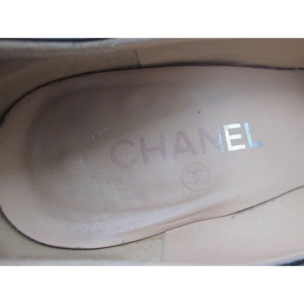 Chanel CC Cap Toe Black Leather Chain Link Wedge Pumps Size EU38/US 7.5-8 - Picture 9 of 12